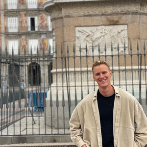 Meet your Posher, Wade